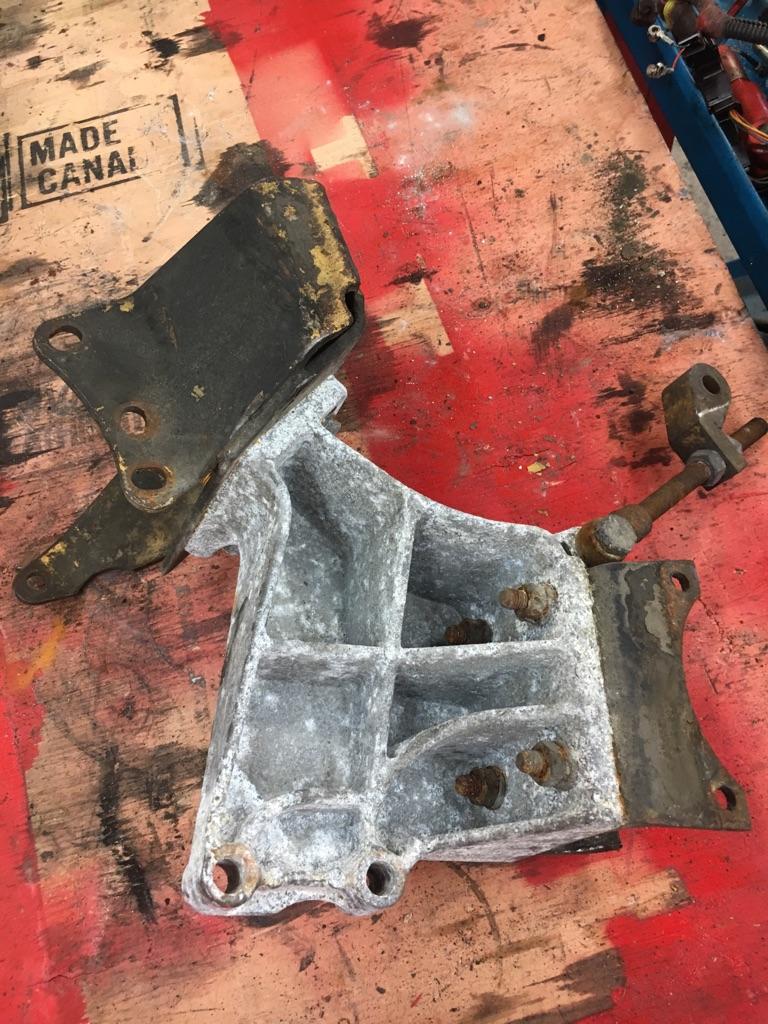 Cat Brackets, Misc. | Payless Truck Parts