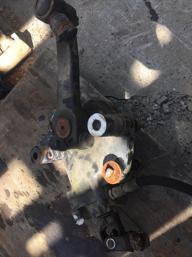 TRW/Ross Steering Gear / Rack | Payless Truck Parts