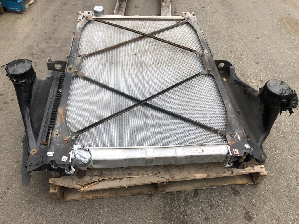Ae1919 Radiator Freightlinher Radiator | Payless Truck Parts
