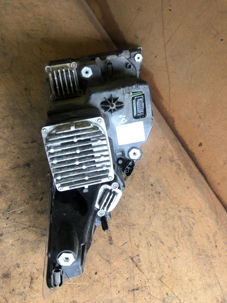Headlamp Assembly | Payless Truck Parts