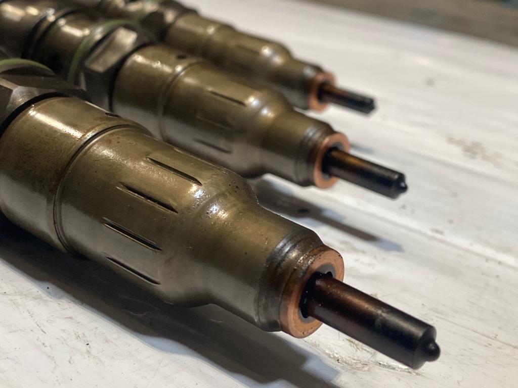 Ddc15 Injector Detroit DD15 Fuel Injector | Payless Truck Parts