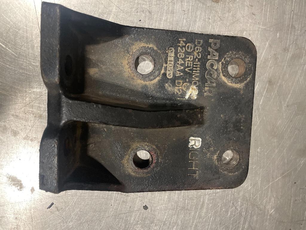 Engine Mounts | Payless Truck Parts