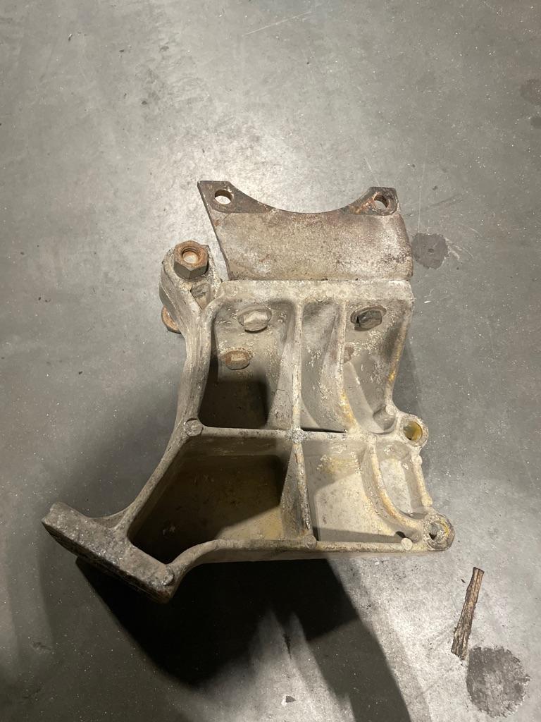 Cat Brackets, Misc. | Payless Truck Parts
