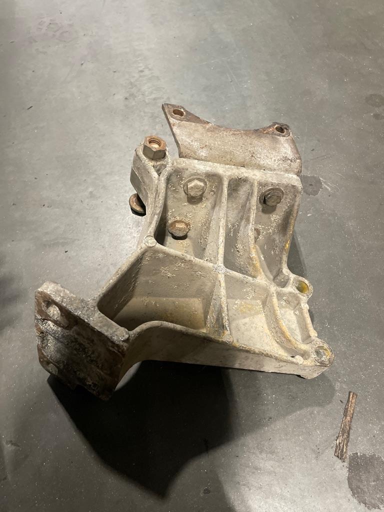 Cat Brackets, Misc. | Payless Truck Parts